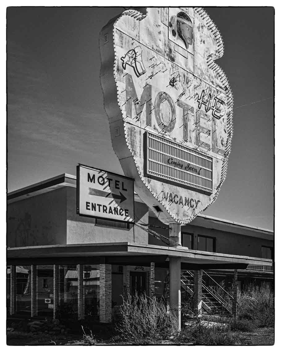 04x05_apache-motel_portrait_thumbnail.jpg